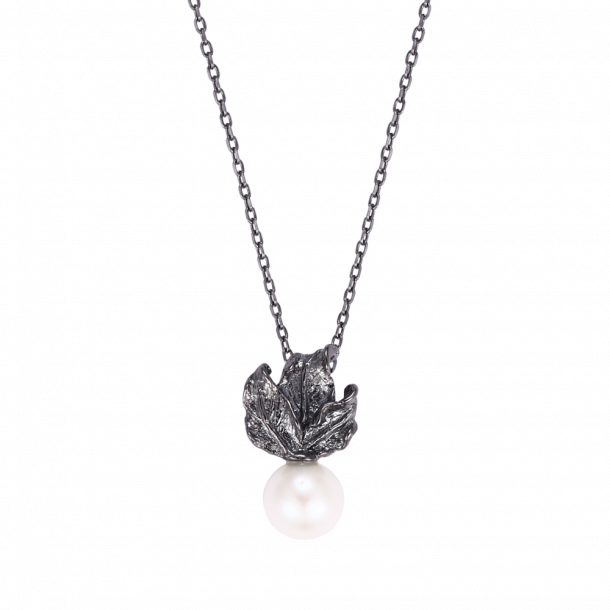 Designers Favorites Necklace - Dark leaves with freshwater pearl