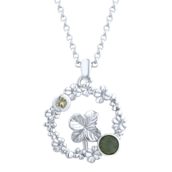 Firkl�ver Halsk�de S�lv